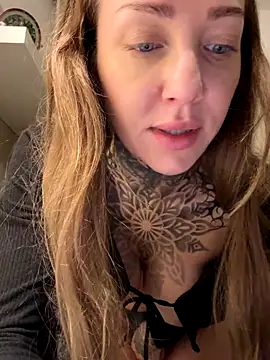 Snapshot of ElenaHaze chatting on 9, 11, 2025 ElenaHaze online show from 9, 11, 2025