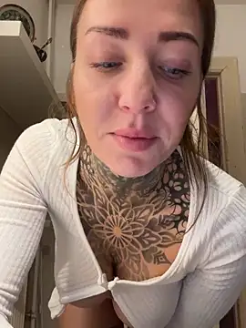 Snapshot of ElenaHaze chatting on 10, 11, 2025 ElenaHaze online show from 10, 11, 2025