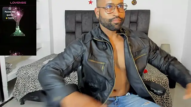 MattRodriguez9 online show from 14, 11, 2025