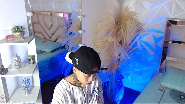 Jonesliam23 online show from 7, 3, 2026