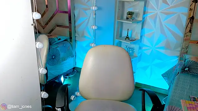 Jonesliam23 online show from 7, 6, 2026