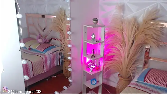 Jonesliam23 online show from 18, 11, 2025