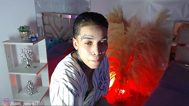 Jonesliam23 online show from 10, 2, 2026