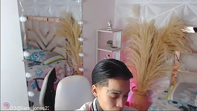 Jonesliam23 online show from 11, 11, 2025