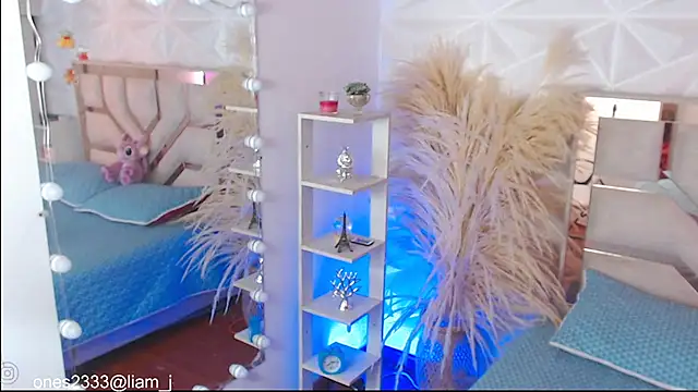 Jonesliam23 online show from 22, 11, 2025