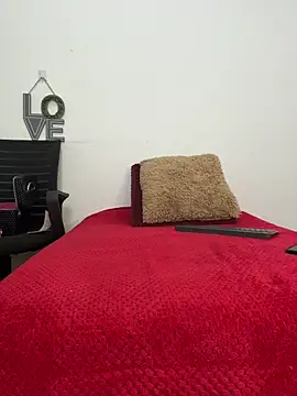 luisa curli online show from 4, 4, 2026