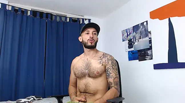 Snapshot of Sanit_Di chatting on 4, 1, 2025 Sanit Di online show from 4, 1, 2025