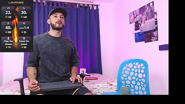 Snapshot of Sanit_Di chatting on 7, 3, 2025 Sanit Di online show from 7, 3, 2025