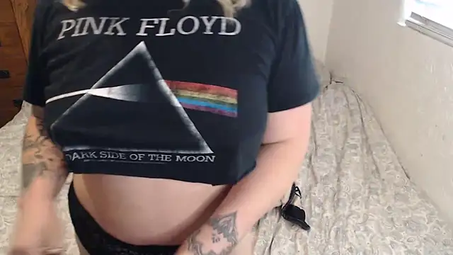 Snapshot of anja_peach chatting on 22, 4, 2026 anja peach online show from 22, 4, 2026