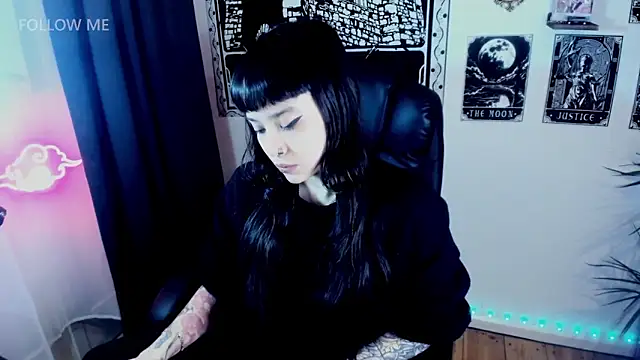 Demongirl6666 online show from 19, 12, 2025