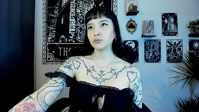 Demongirl6666 online show from 15, 10, 2025