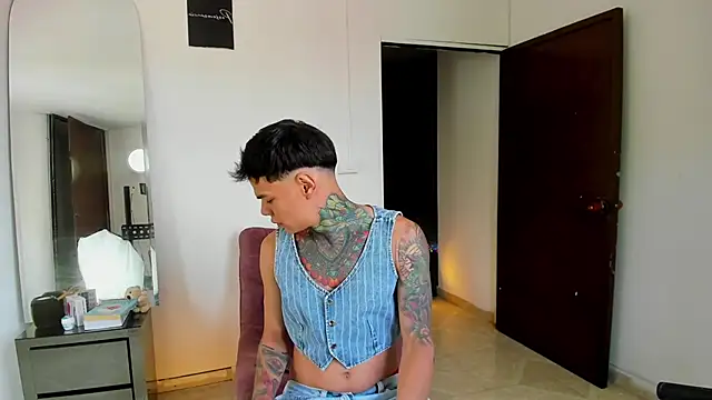 Jordyrodriiguez online show from 17, 10, 2025