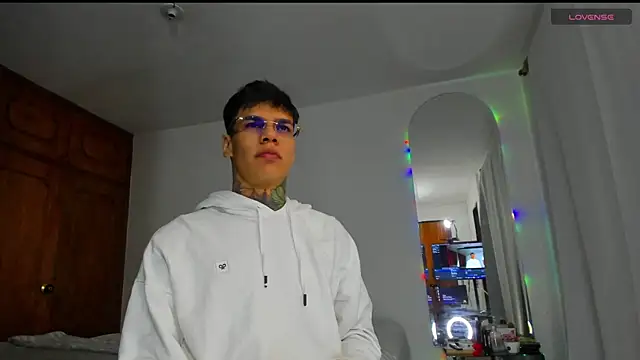 Jordyrodriiguez online show from 6, 2, 2025