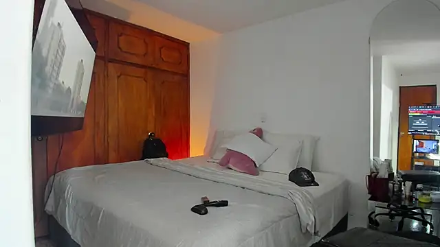 Jordyrodriiguez online show from 27, 2, 2025