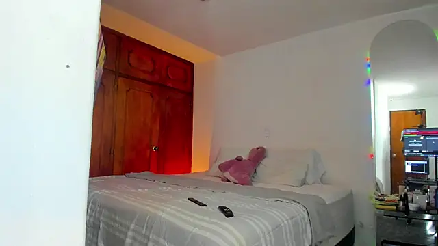 Jordyrodriiguez online show from 15, 2, 2025