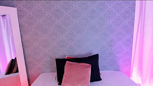 CatrinaRossi online show from 7, 2, 2025