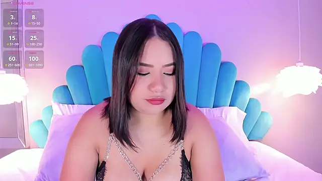 HannaKarson online show from 6, 3, 2025