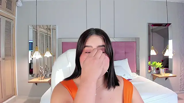 HannaKarson online show from 10, 9, 2025