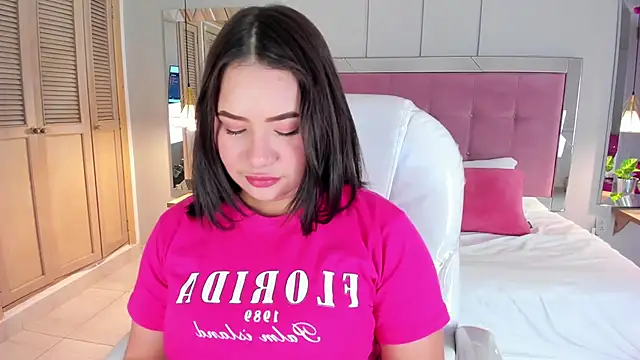 HannaKarson online show from 8, 10, 2025