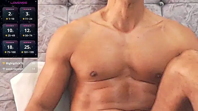 Snapshot of swimmer_summer chatting on 7, 1, 2025 swimmer summer online show from 7, 1, 2025