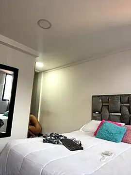 LauraCadwell online show from 11, 9, 2025