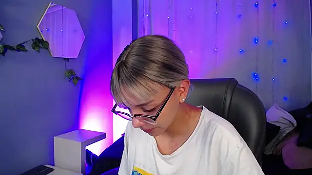 peyton golden1 online show from 30, 10, 2025