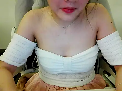 Yin-girl online show from 1, 12, 2025