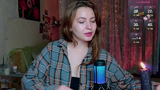 LisaCase online show from 8, 10, 2025