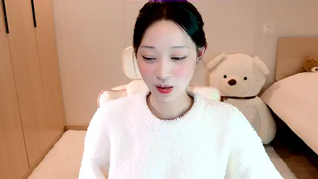 Snapshot of Xueb_J chatting on 12, 12, 2024 Xueb J online show from 12, 12, 2024