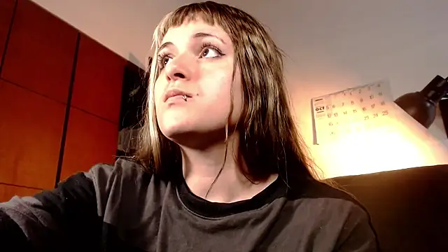 NEXT DOOR GIRL  online show from 27, 10, 2025