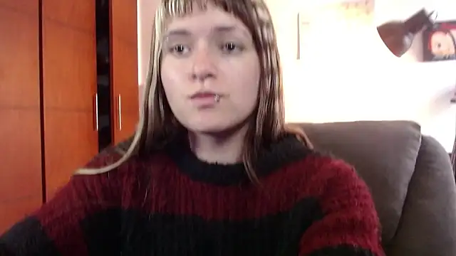 NEXT DOOR GIRL  online show from 28, 9, 2025