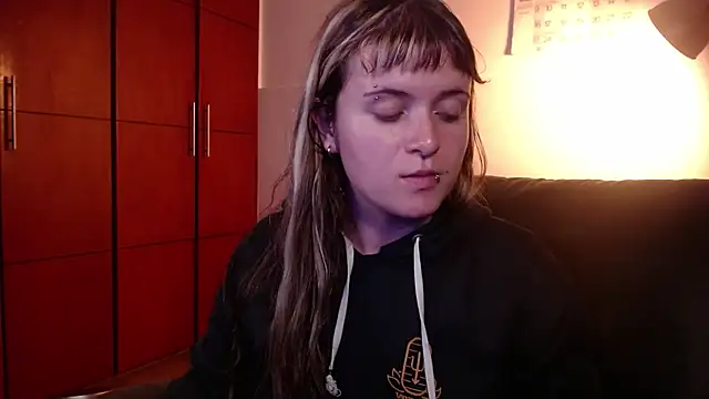 NEXT DOOR GIRL  online show from 15, 11, 2025