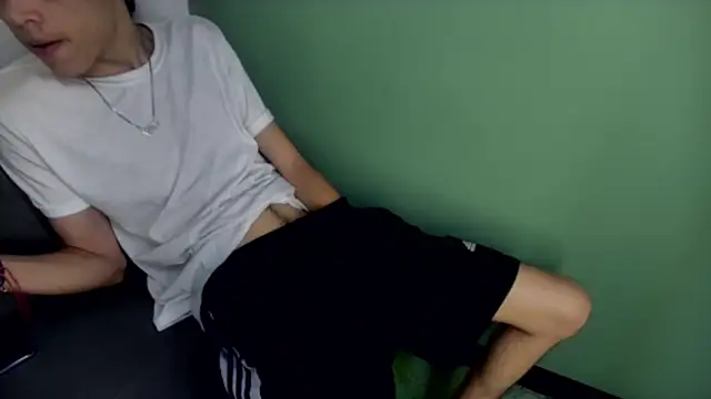 Snapshot of sweet_tippot chatting on 4, 11, 2025 sweet tippot online show from 4, 11, 2025