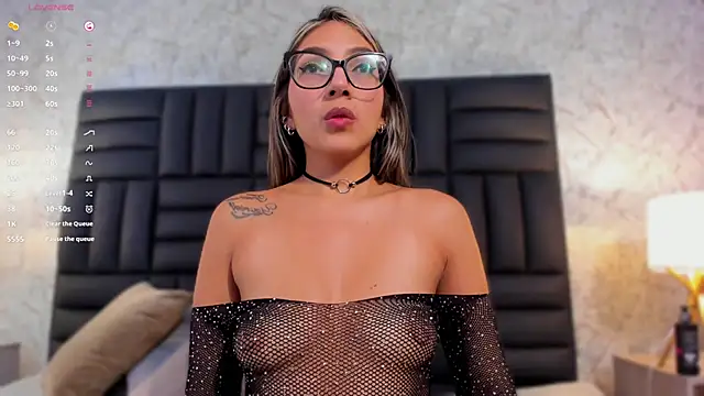 Caro martinezz online show from 11, 3, 2025