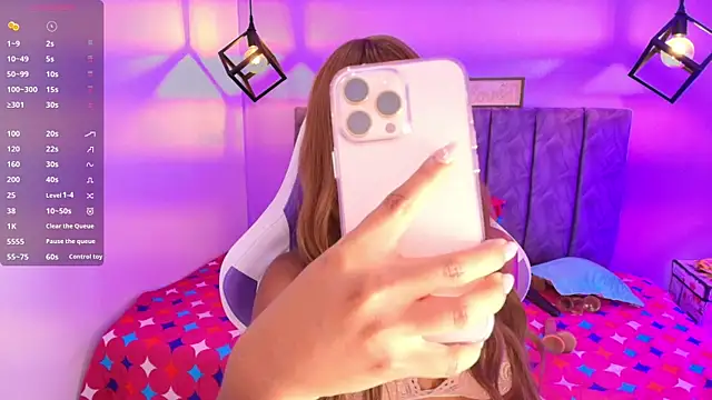 Snapshot of Sophiee_Velvet chatting on 16, 9, 2025 Sophiee Velvet online show from 16, 9, 2025