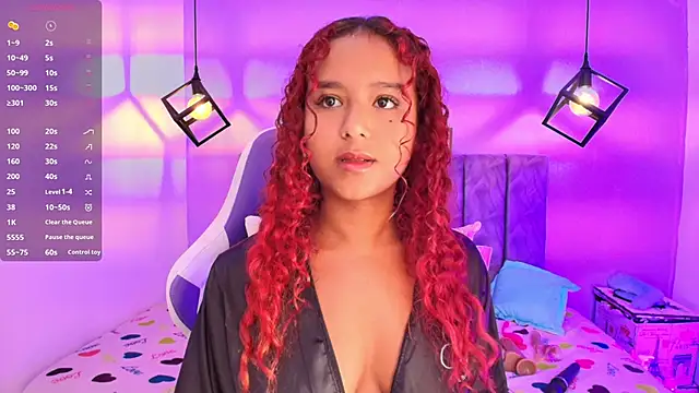 Snapshot of Sophiee_Velvet chatting on 23, 9, 2025 Sophiee Velvet online show from 23, 9, 2025