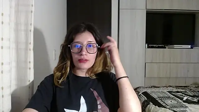 mariana124- online show from 18, 12, 2024