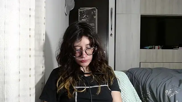 mariana124- online show from 18, 9, 2025