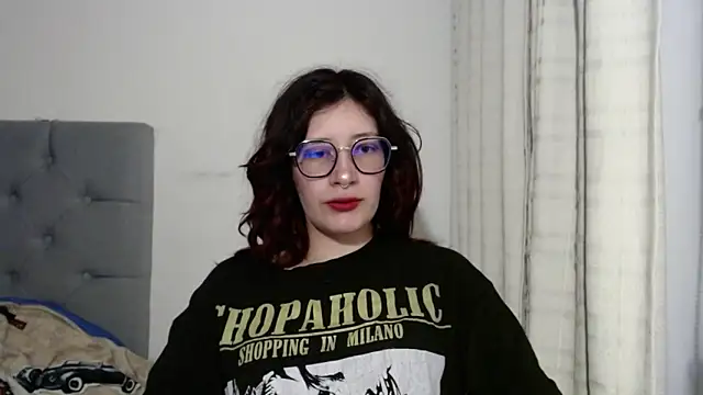 mariana124- online show from 7, 1, 2025