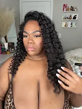 Mari Melons online show from 3, 10, 2025