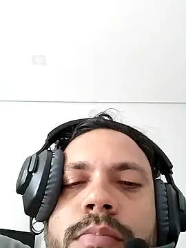 Snapshot of morenindarola chatting on 17, 1, 2025 morenindarola online show from 17, 1, 2025