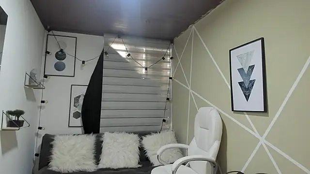 Enma  clark online show from 24, 9, 2025