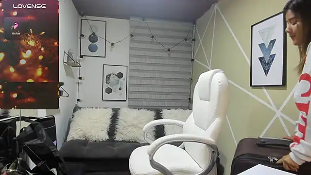 Enma  clark online show from 5, 12, 2025