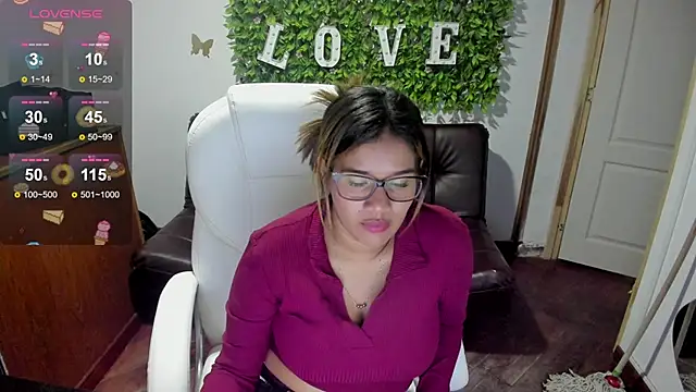 Enma  clark online show from 12, 3, 2025