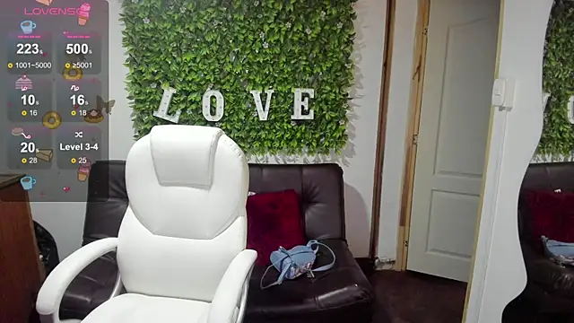 Enma  clark online show from 10, 3, 2025