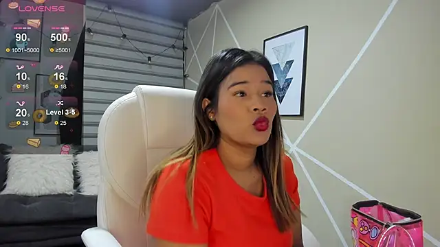 Enma  clark online show from 26, 9, 2025