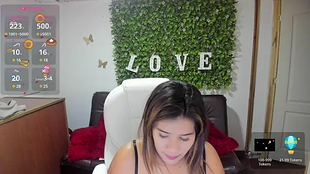 Enma  clark online show from 3, 3, 2025