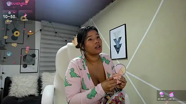 Enma  clark online show from 31, 10, 2025