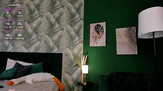 Vanessa Walters online show from 4, 10, 2025