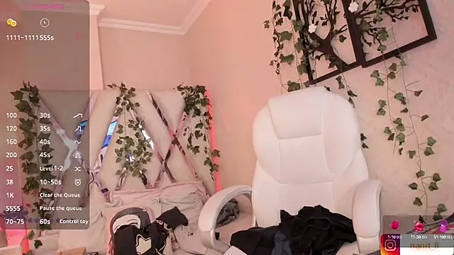 Snapshot of Punkys_ chatting on 11, 10, 2025 Punkys online show from 11, 10, 2025